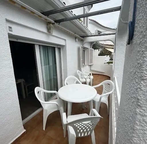 Acogedor En アパート デニア